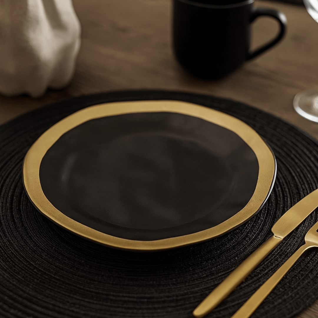 Prato Sobremesa com Filete Amassada Preto Fosco 20cm